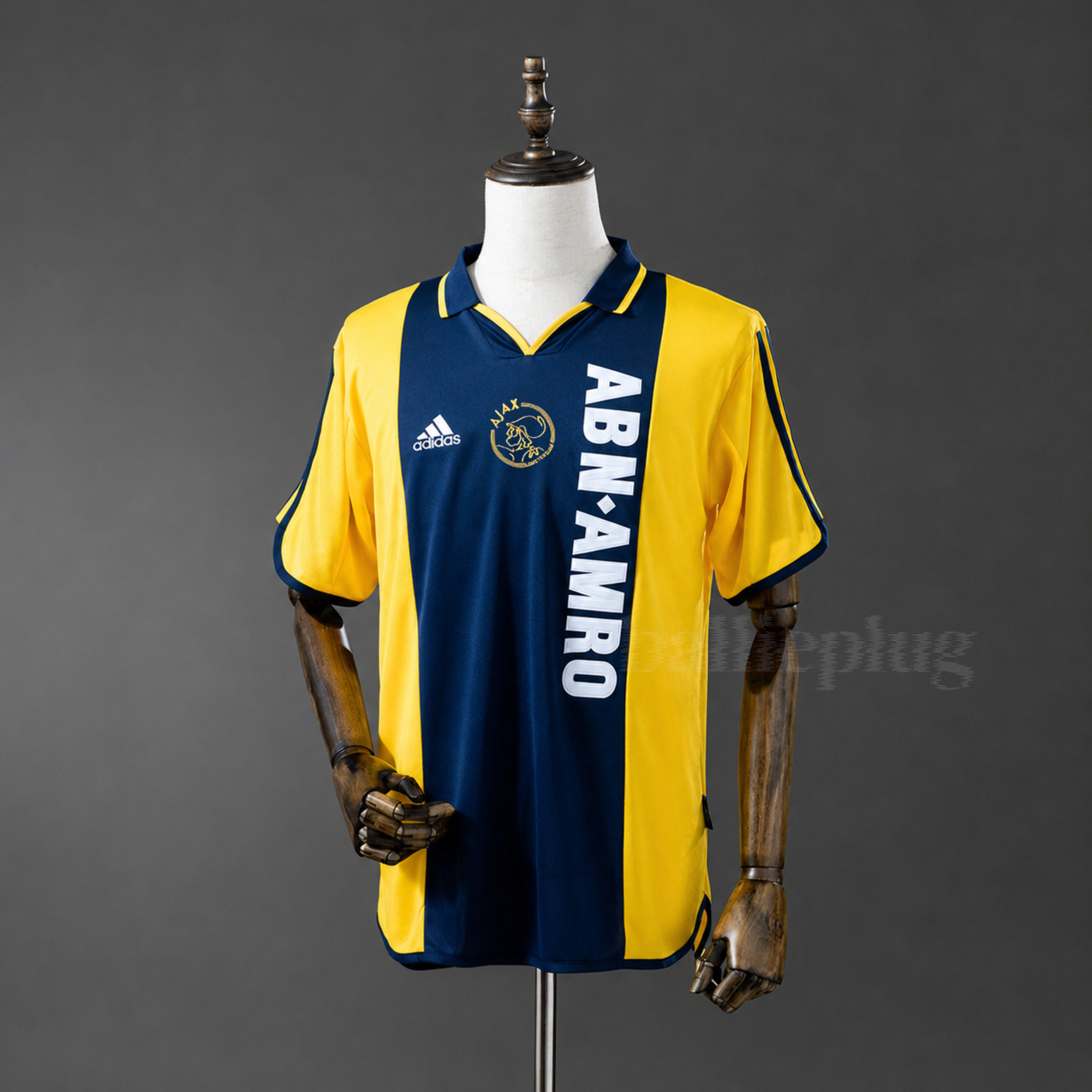 Ajax Away 2000-2001